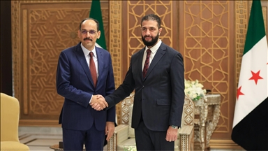 قالن يلتقي الشرع في دمشق