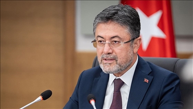 Bakan Yumaklı, Erzurum'daki Kavuşturan Göleti'nde yapım çalışmalarının devam ettiğini bildirdi