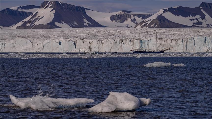 Echo chambers of the future: AI and the new climate denial crisis