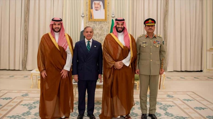 Saudi Arabia, Pakistan sign strategic mutual defense pact