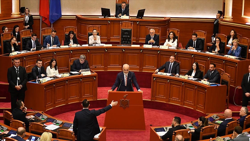 Arnavutluk'ta genel seçimden 130 gün sonra yeni hükümet kuruldu