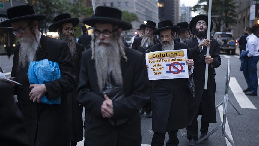 Cihûyên Ortodoks li New Yorkê li dijî serdana Netanyahu ya bo NY xwepêşandanek li dar xist
