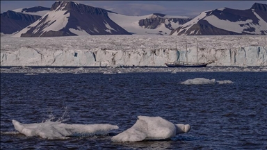 Echo chambers of the future: AI and the new climate denial crisis