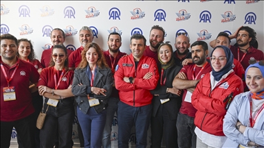 TEKNOFEST Yönetim Kurulu Başkanı Bayraktar AA standını ziyaret etti