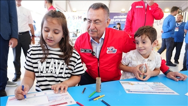TBMM Dışişleri Komisyonu Başkanı Oktay TEKNOFEST'i ziyaret etti