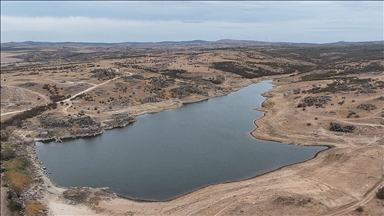 Edirne'deki Lalapaşa ve Büyüköğünlü göletlerinin su seviyesi kuraklık nedeniyle azaldı