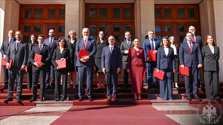 Betohen ministrat e rinj të Qeverisë së Shqipërisë, marrin zyrtarisht detyrën