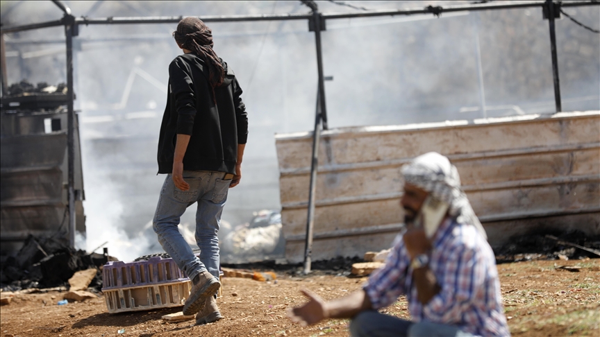 بلا سلاح.. نوبات حراسة ببلدة سنجل لإحباط اعتداءات المستوطنين (تقرير)