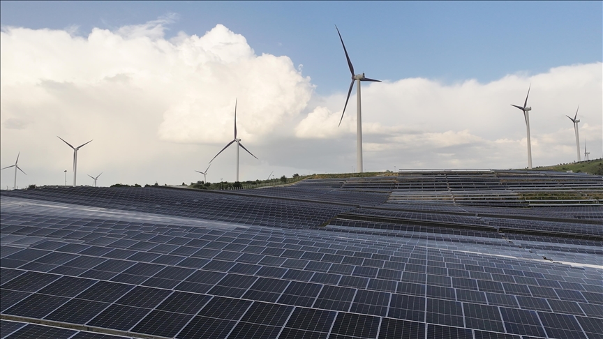 Türkiye'nin yenilenebilir enerji kurulu gücü ağustosta 74 bin megavatı geçti