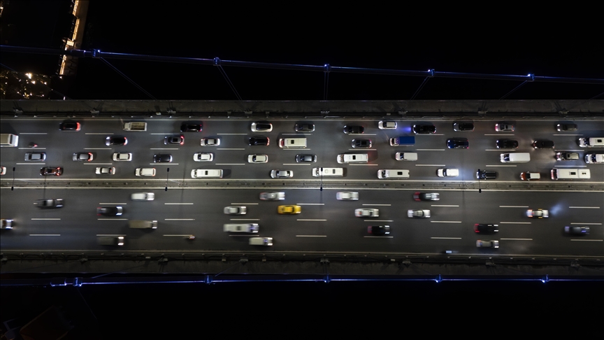 İstanbul'da haftanın son iş gününde trafik yoğunluğu yüzde 74'e kadar çıktı