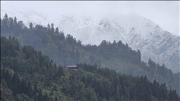 Rize'de yüksek kesimlere kar yağdı