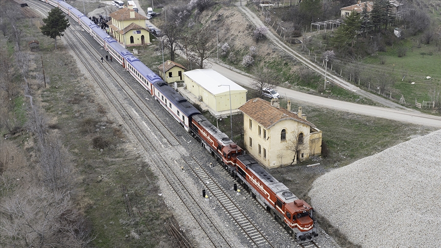 Turistik Karaelmas Treni sonbahar seferlerine başlıyor
