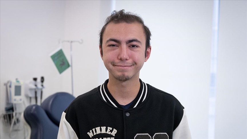 Kemik iliği bağışıyla lösemiyi yenen genç yarım kalan üniversite eğitimini tamamladı