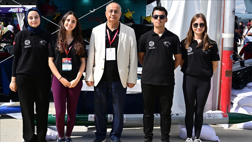 İTÜ PARS Roket Grubu geliştirdiği roketleri TEKNOFEST'te tanıttı