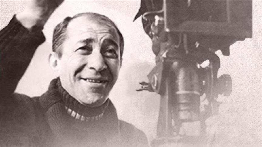 Filmleriyle Türk toplumunun değişimine ışık tutan sinemacı: Ertem Eğilmez