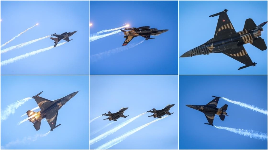 SOLOTÜRK 10. Sivrihisar Hava Gösterileri'nde uçuş yaptı