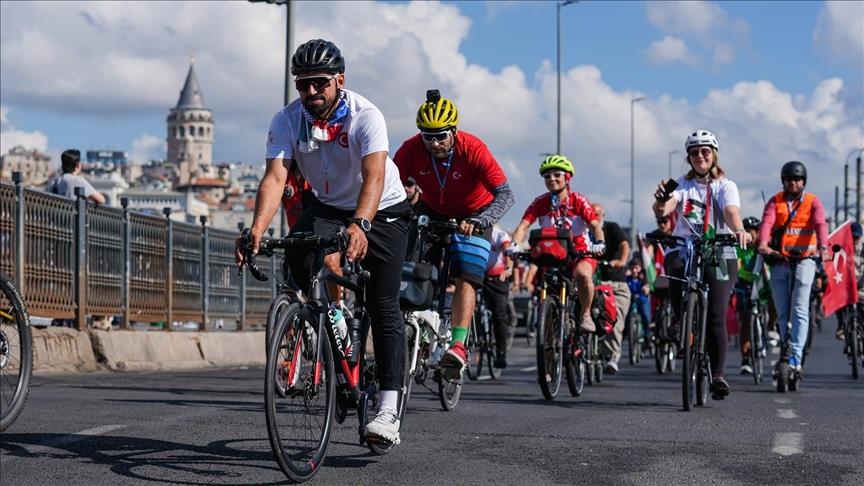 إسطنبول.. مسيرة دراجات هوائية لدعم أسطول الصمود العالمي