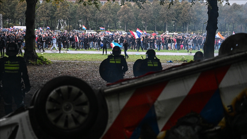 Përleshje në demonstratën për politikën e azilit në Hagë
