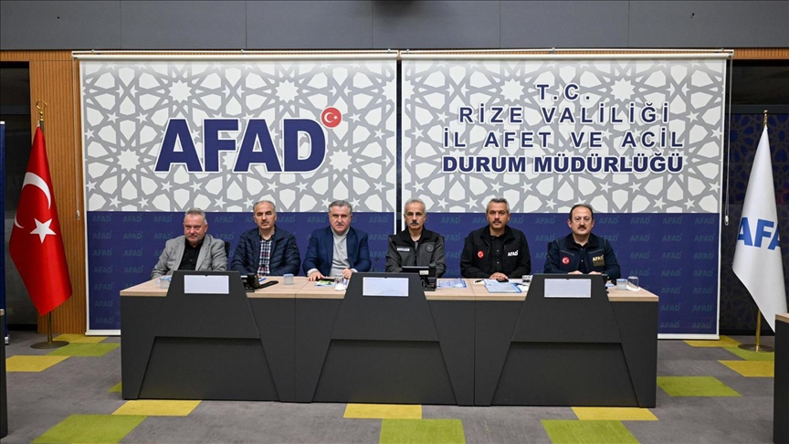 Rize'de etkili olan sağanağa ilişkin AFAD Müdürlüğü'nde koordinasyon toplantısı yapıldı