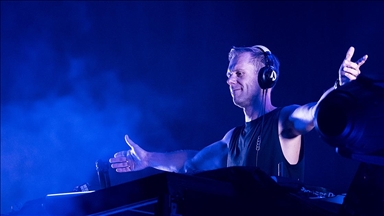 Grammy adayı Armin van Buuren, İstanbul'da hayranlarıyla buluştu