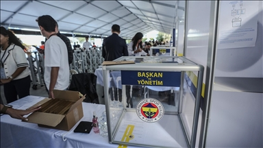 Fenerbahçe Kulübü seçimli olağanüstü genel kurulunda oy verme işlemi başladı