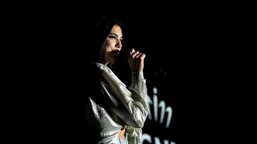 Këngëtarja Dua Lipa shkarkon menaxherin e saj për shkak të përfshirjes në fushatë kundër Palestinës