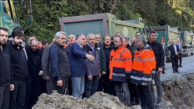 Bakanlar Uraloğlu ve Bak, Çamlıhemşin-Ayder Yaylası yolunda devam eden çalışmaları inceledi