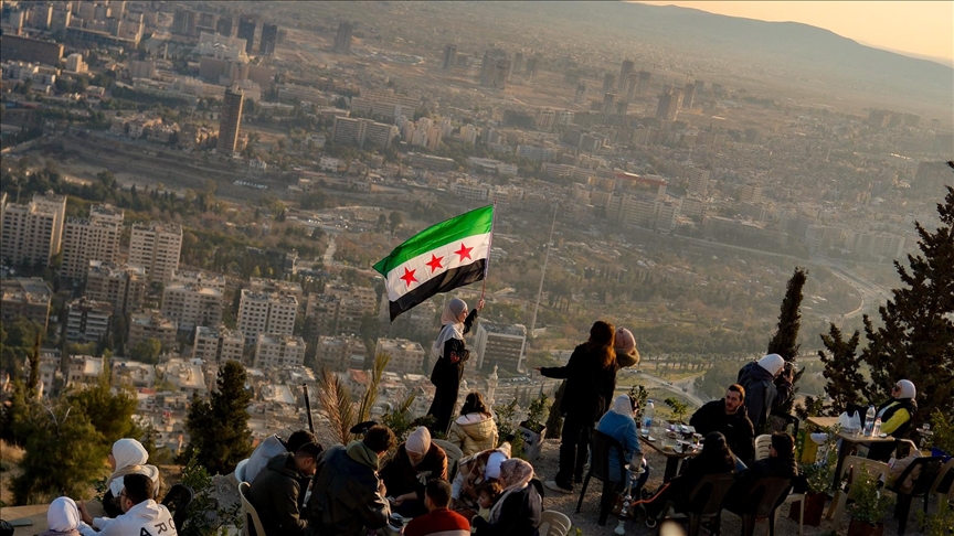 UK envoy holds talks in Damascus on bilateral relations with Syria