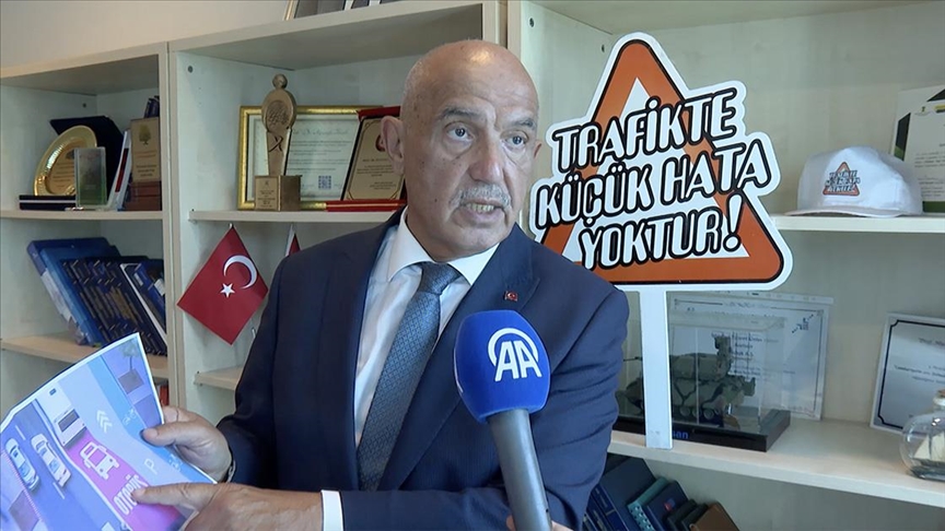 İstanbul'da trafiğin durma noktasına gelmemesi için "akıllı kavşak" önerisi