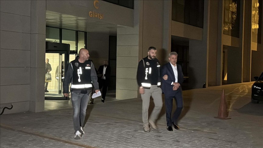 Kırıkkale'de "irtikap" soruşturması kapsamında Yahşihan Belediye Başkanı Sungur ve 4 şüpheli tutuklandı