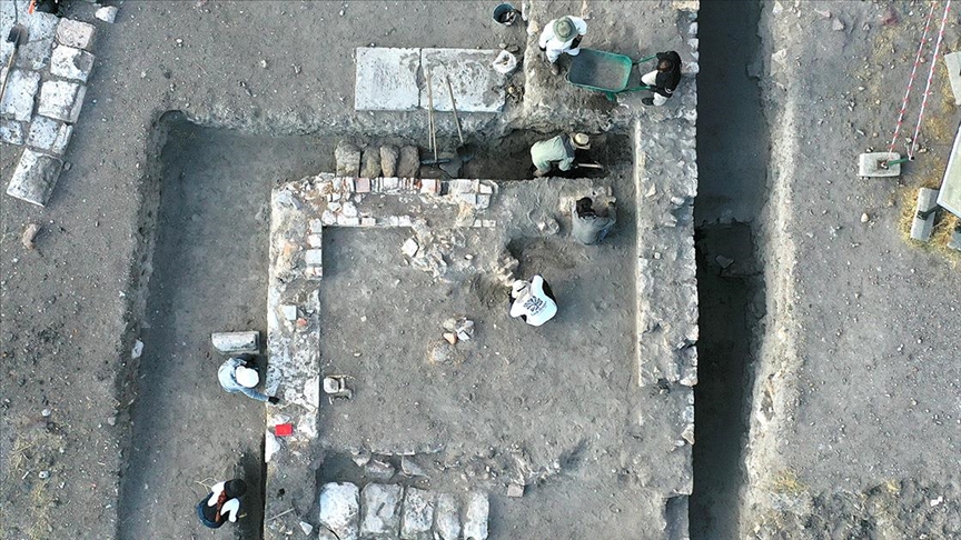 Ani'deki kazılarda Selçuklu dönemine ait kümbet kalıntısı bulundu
