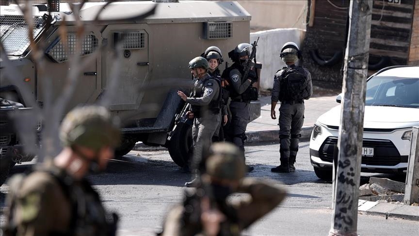 الجيش الإسرائيلي يصيب فلسطينيين أحدهما بخطر جنوب الضفة