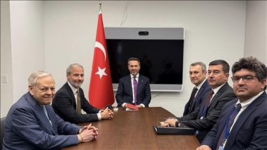 Enerji Bakanı Bayraktar, New York'ta enerji ve finans sektörünün temsilcileriyle görüştü