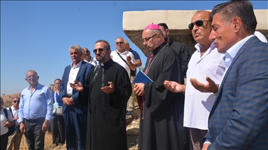 Fransa'da yaşayan Asuriler Şırnak'taki köylerinde ayin yaptı