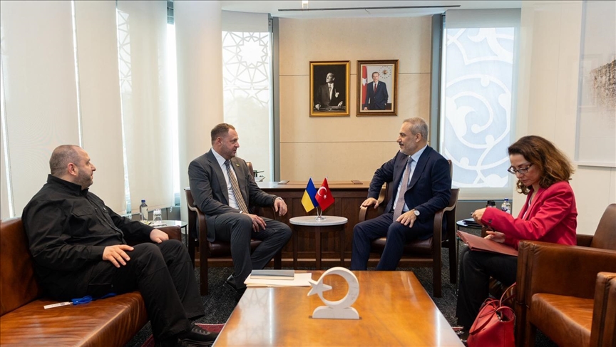Turkish foreign minister meets Ukrainian officials in New York