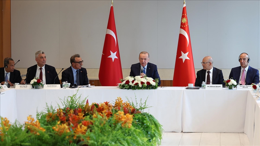 Cumhurbaşkanı Erdoğan, Türkiye-ABD İş Konseyi Başkanı Ulukaya ve ABD'li üst düzey şirket yöneticileriyle görüştü Cumhurbaşkanı Erdoğan, Türkiye-ABD İş Konseyi Başkanı Ulukaya ve ABD'li üst düzey şirket yöneticileriyle görüştü