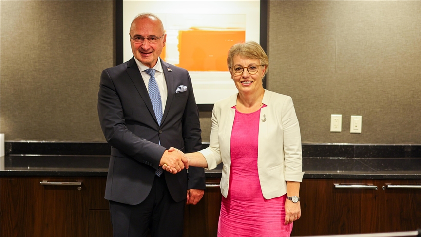 Kryediplomatja kosovare Gërvalla takohet me homologun kroat Radman në New York