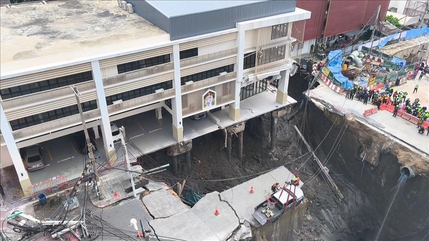 Li Taylandê rê tep bû û çaleke ku 50 mêtre kûr e, çêbû