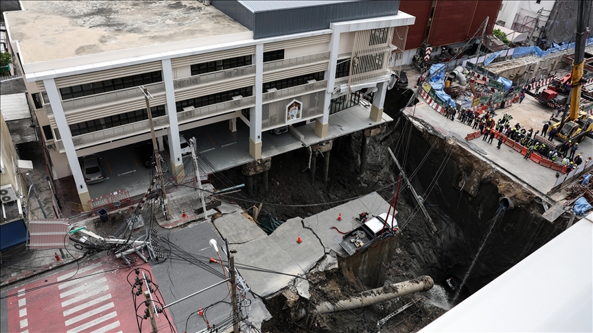Bangkok’s 50-Meter Sinkhole Exposes City’s Infrastructure Crisis: Hospital, Traffic, and Utilities Paralyzed