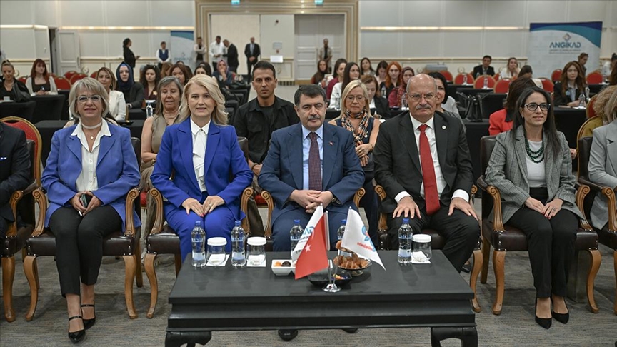 Kadın girişimciler ve yeni mezun gençler bir araya gelerek teknolojik dönüşüme imza atacak