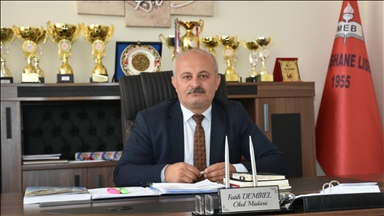 Gümüşhane'de 29 yıl önce mezun olduğu lisede müdürlük yapıyor
