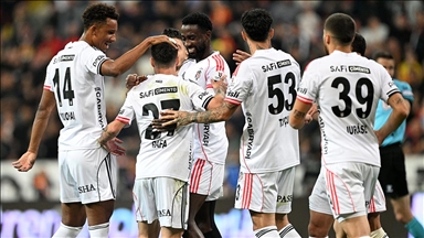 Beşiktaş, Kayserispor'u deplasmanda farklı yendi