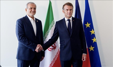 Macron presse l’Iran sur la libération des « otages » français et menace de sanctions