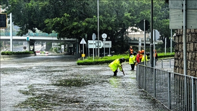 Hong Kongu dhe Makao lëshojnë alarm për stuhi pasi tajfuni Ragasa po afrohet