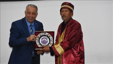 Afyonkarahisar'da 45 yıllık demirci ustasına "Yılın Ahisi" ödülü verildi 
