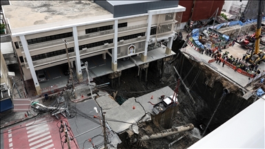 50-meter deep sinkhole causes disruption in Thai capital Bangkok