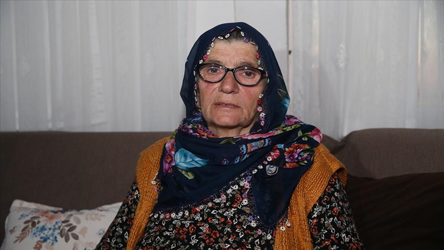 Rizeli 80 yaşındaki Selime nine, mahsur kaldığı yayladan askeri helikopterle kurtarıldı