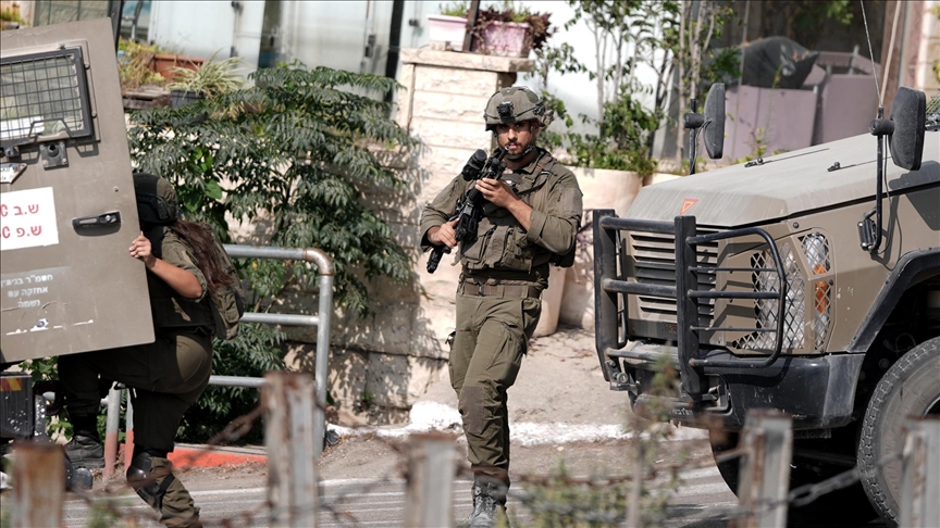 الضفة.. الجيش الإسرائيلي يقتل فلسطينيين ويحتجز جثمانيهما