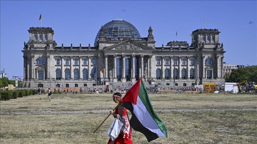 German Left Party lawmakers display Palestinian flag in Bundestag during budget debate