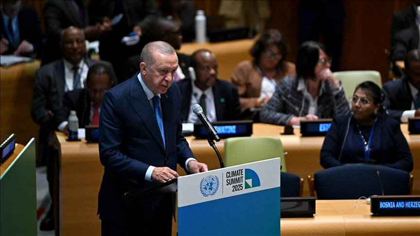 Erdogan: Renforcer la coopération avec la France dans les domaines du commerce, de l'énergie et de la défense